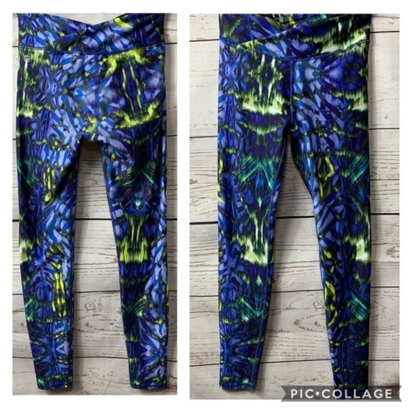 EUC Fabletics Winn Printed Power Hold Leggings - Picture 2 of 5